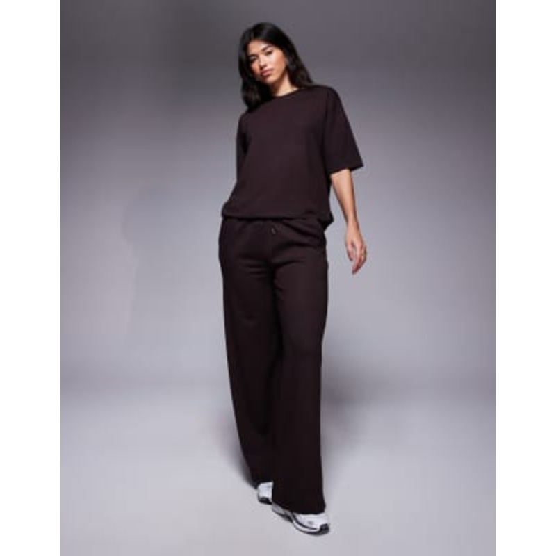 River Island clean set in brown