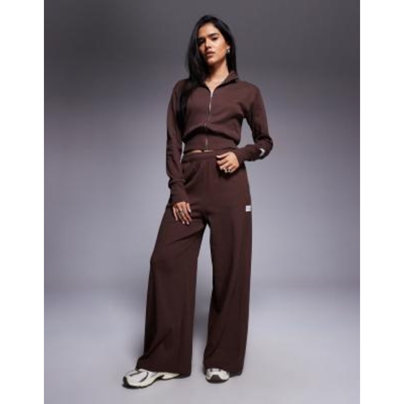 Weekend Collective ribbed set in chocolate
