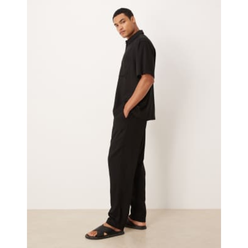 DESIGN co-ord in black