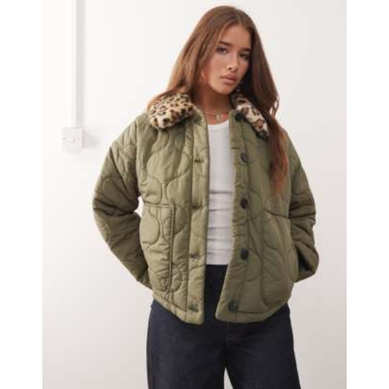 Noisy May faux fur leopard collar detail quilted coat in khaki