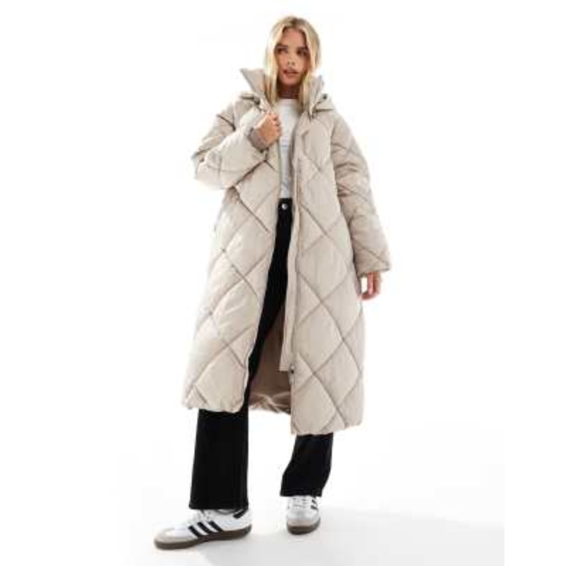 Miss Selfridge Petite quilted hooded maxi puffer coat in mocha