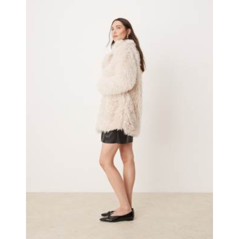 Glamorous fluffy faux fur boxy coat