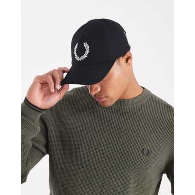 Fred Perry bold logo cap in black