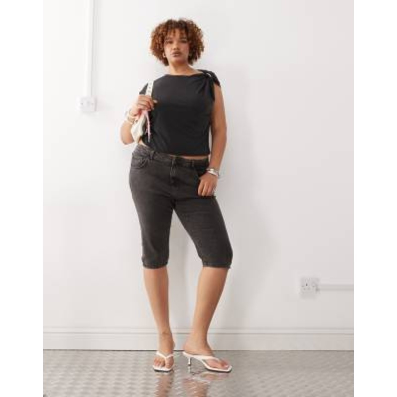 Noisy May Curve denim capri in washed black