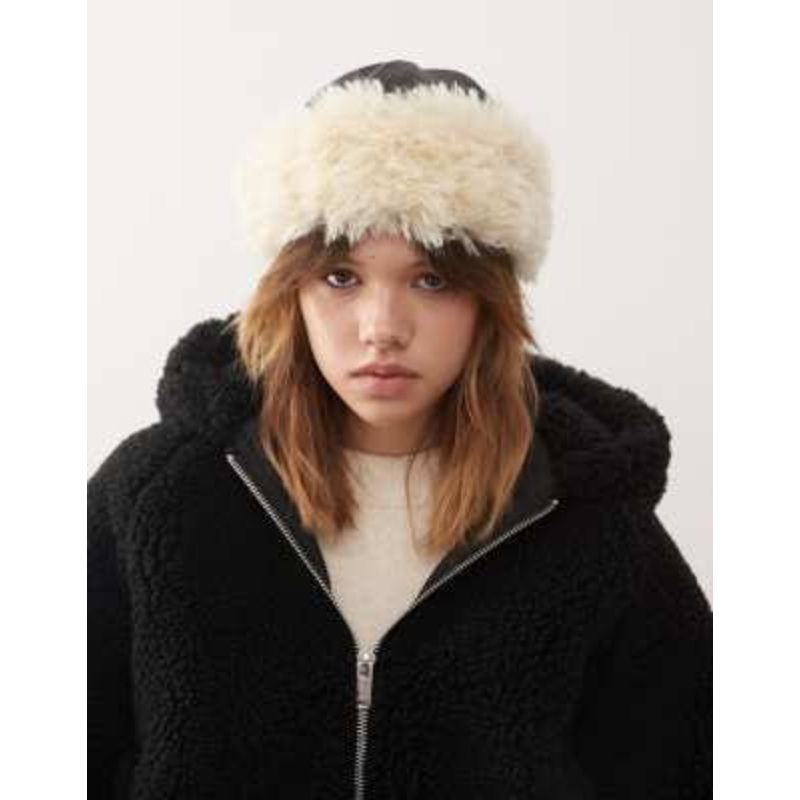Weekday hat with faux fur trim in black & off-white