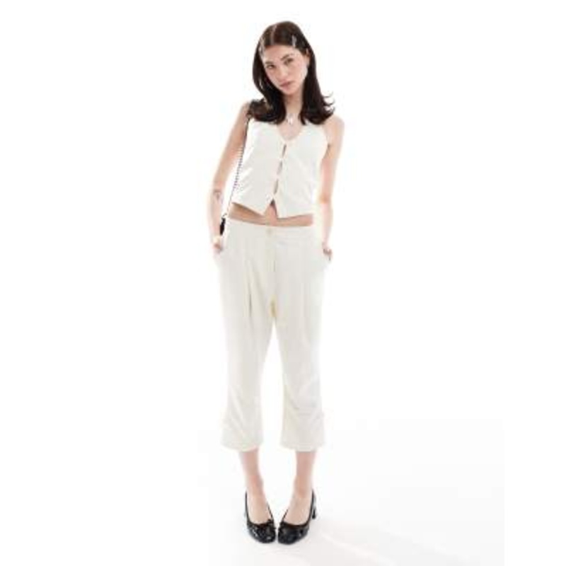 Reclaimed Vintage capri pants with bows in white – part of a set