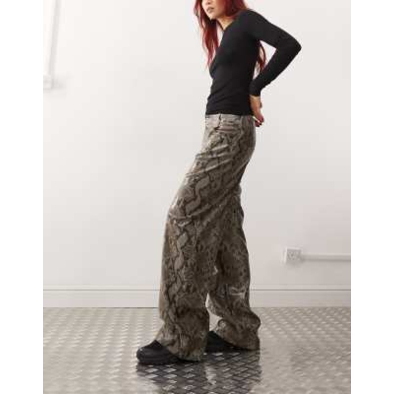 COLLUSION X015 PU baggy pants in snakeprint