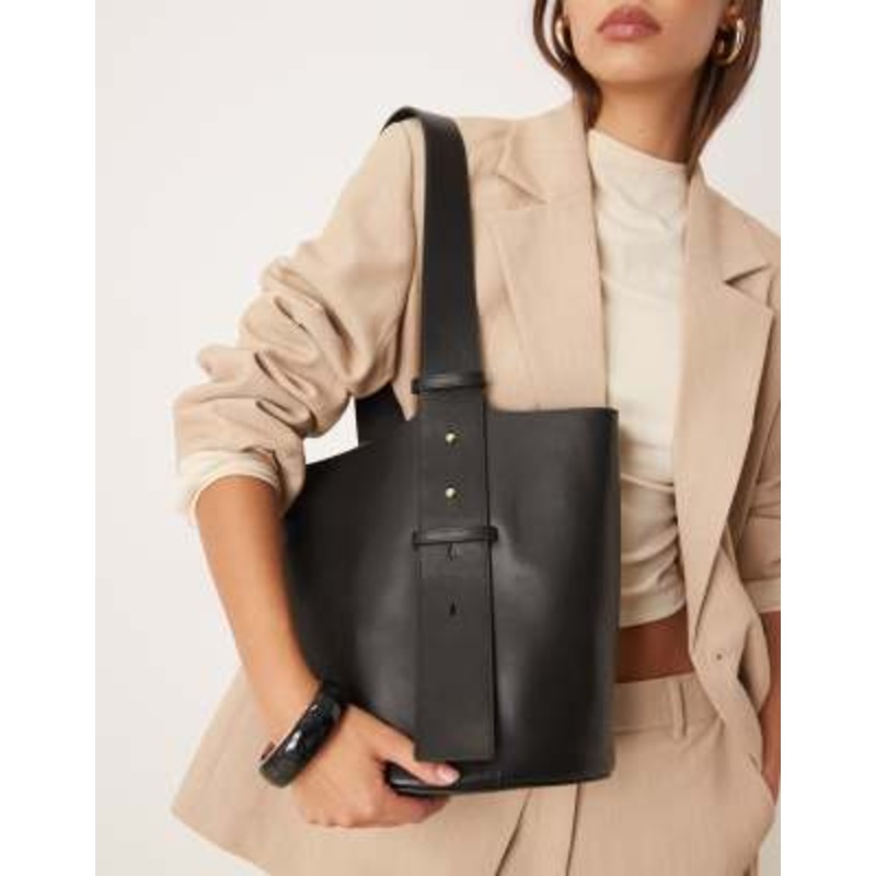 Mango 100% leather bucket shoulder bag in black
