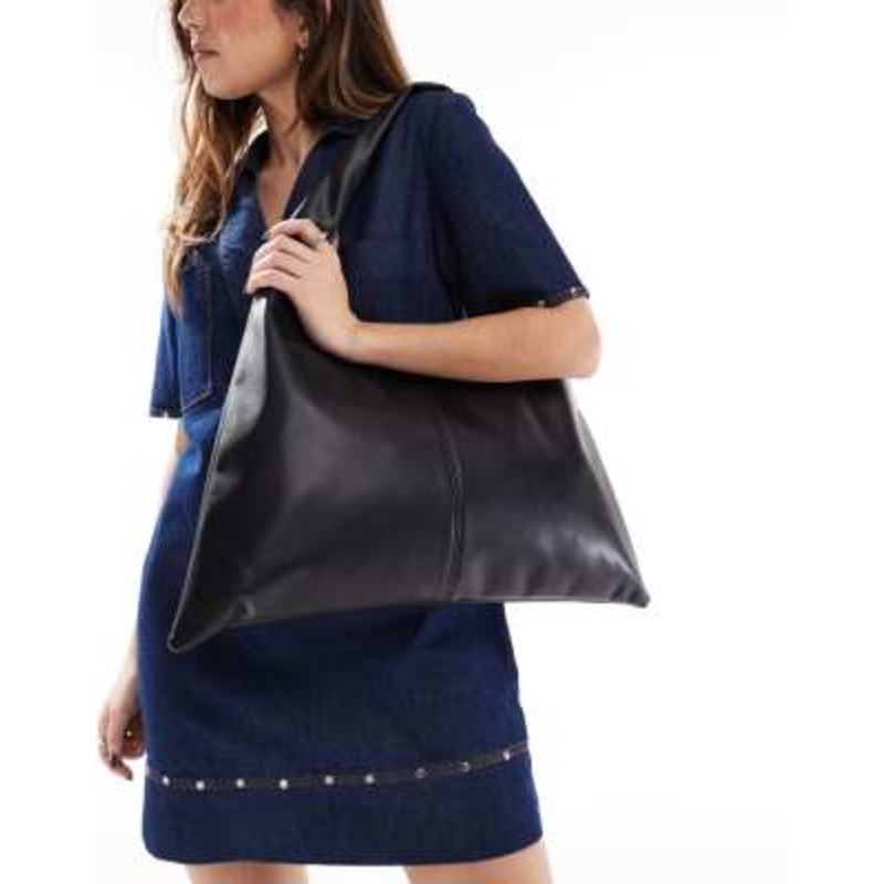 Glamorous winged shoulder tote bag in black
