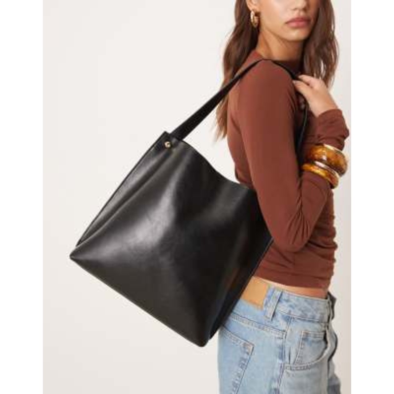 Mango bucket shoulder bag in black