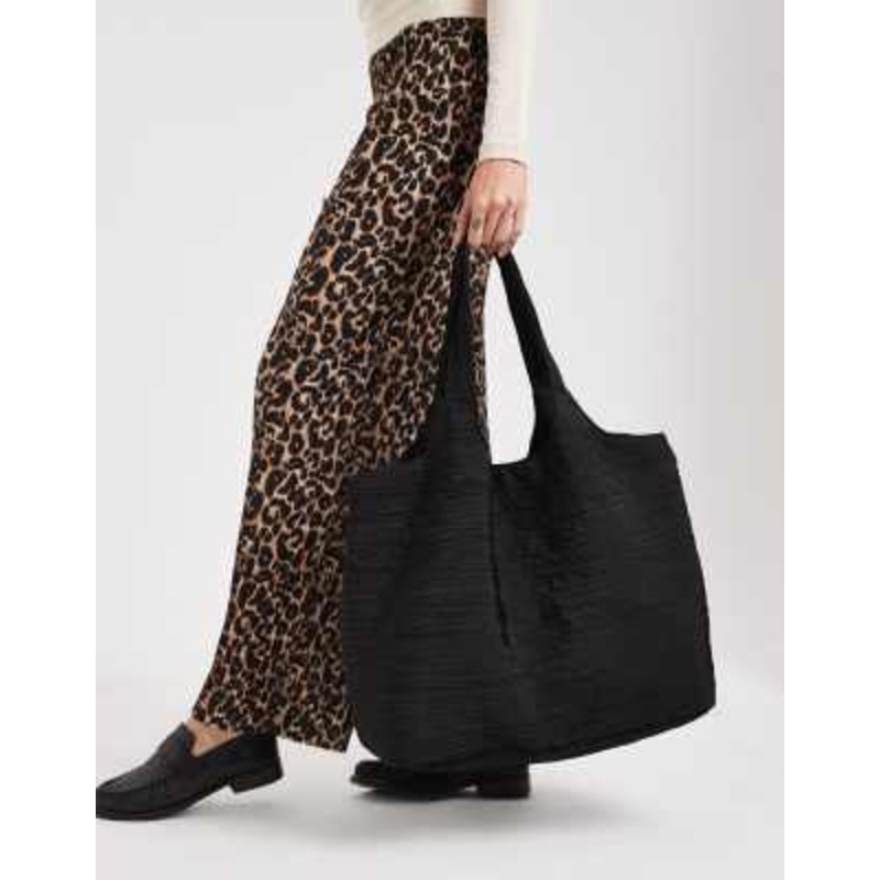 Pieces large plisse tote bag in black