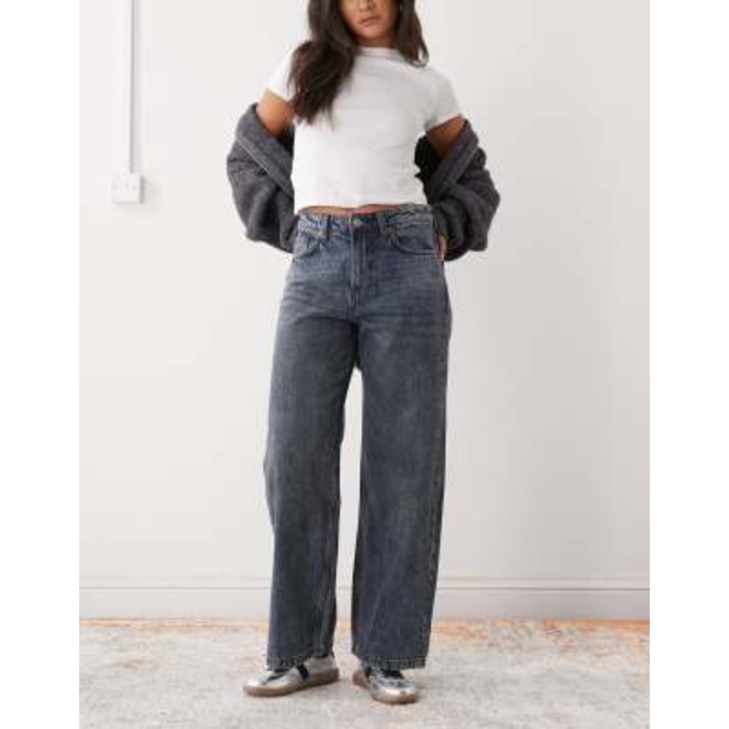 Weekday Missy low waist loose fit jeans in streaky blue wash