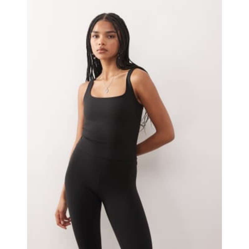 Weekday mix and match sports double layer seamless stretch square neck top in black