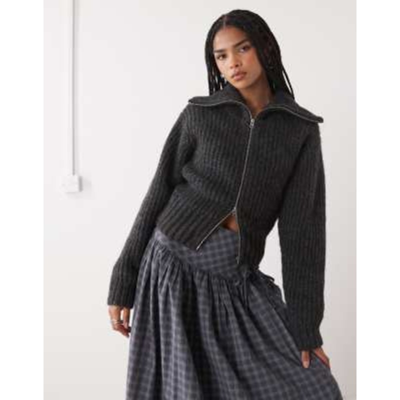 Weekday chunky rib hem zip up cardigan in off black melange