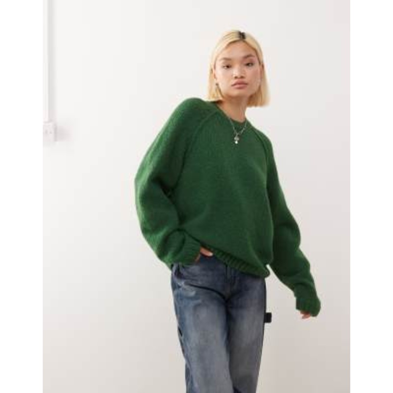 Weekday oversized sweater in slubby yarn with reversed seams in dark green