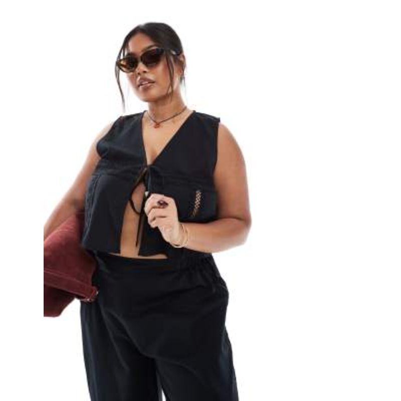 Esmee Curve Exclusive lace panel vest in black – part of a set