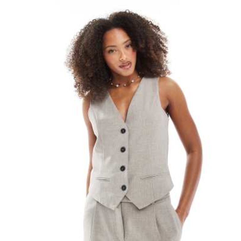 ONLY fitted vest in beige – part of a set