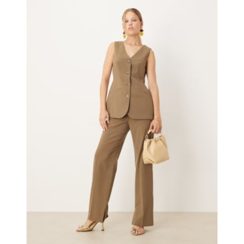DESIGN molded hip vest and slim straight pants set in olive