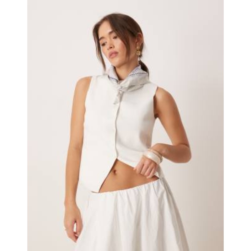 Nobody’s Child fine gauge knit vest in white