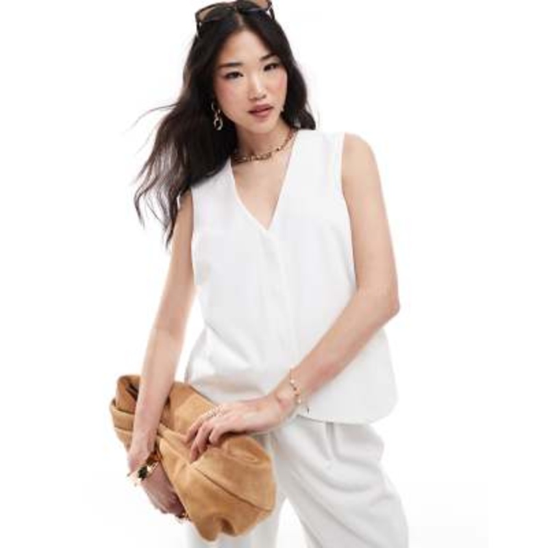 Pretty Lavish tailored vest in cream – part of a set