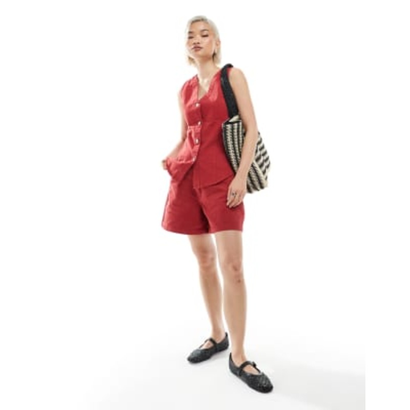 A line shorts and vest set in red denim