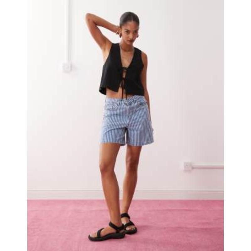 Monki linen mix vest in black – exclusive to