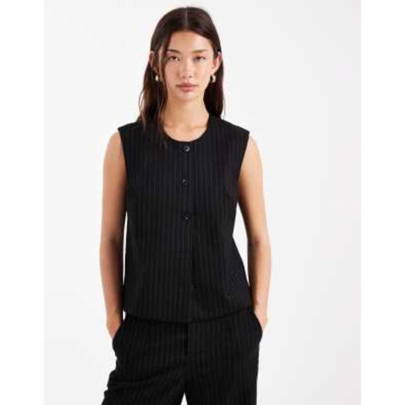 Object o-neck vest in black and gray pinstripes – part of a set