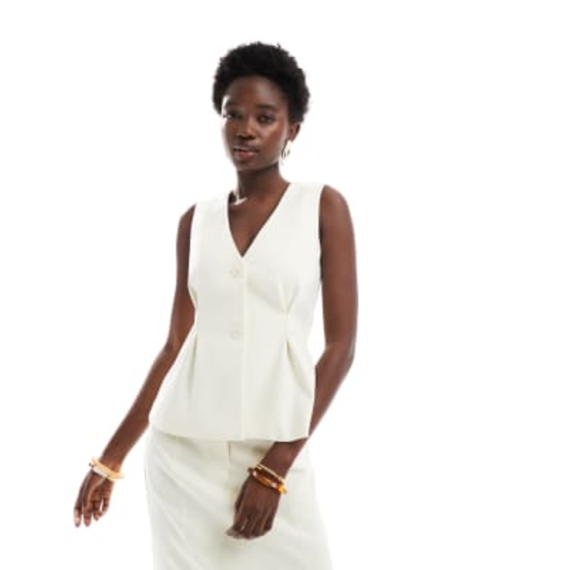 4th & Reckless tailored pleat detail vest in cream – part of a set