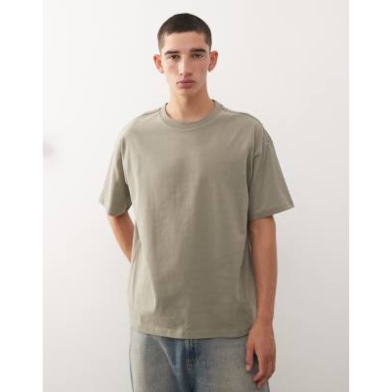 Weekday Great boxy fit T-shirt in khaki