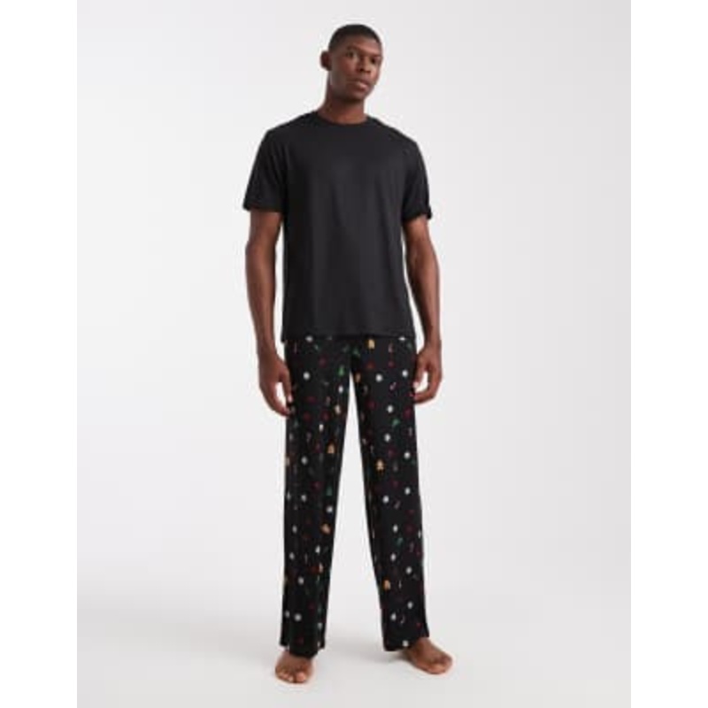 Urban Threads T-shirt and pants pajama set in Christmas print