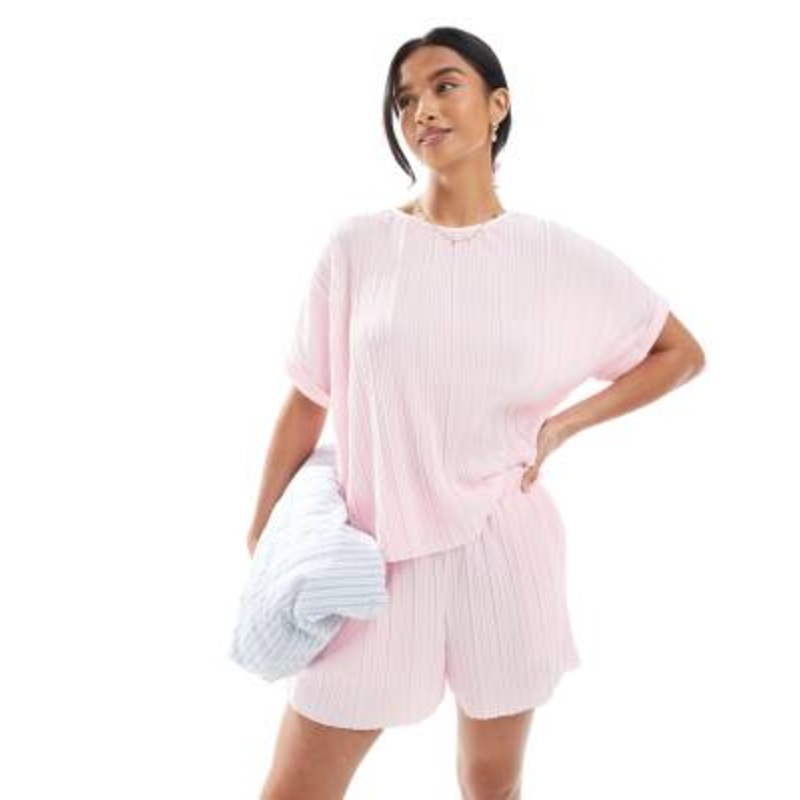 Vero Moda Petite plisse t-shirt in pink – part of a set