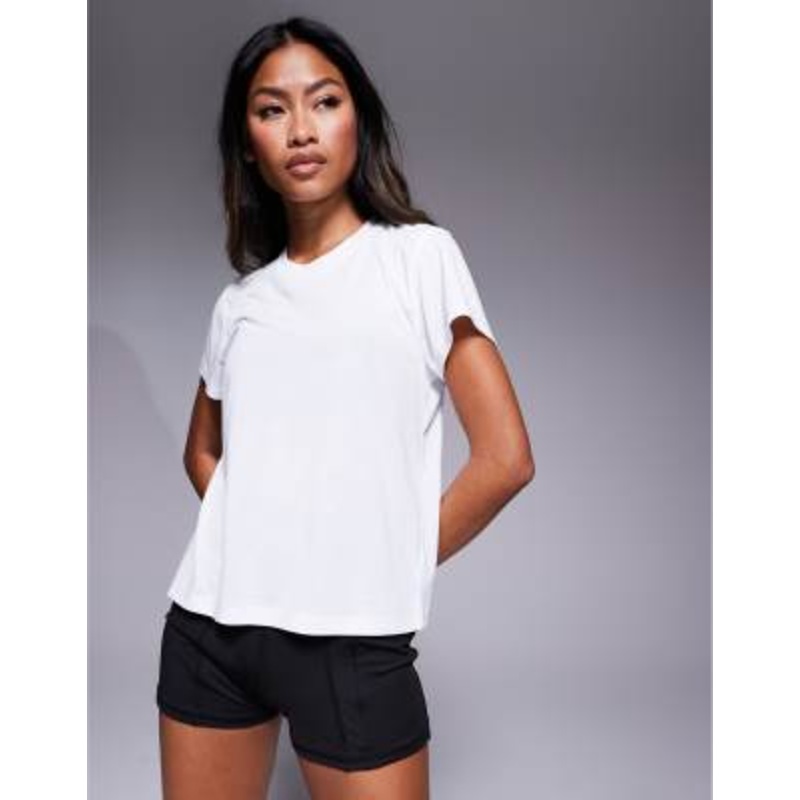4505 boxy fit quick dry mesh running T-shirt in white