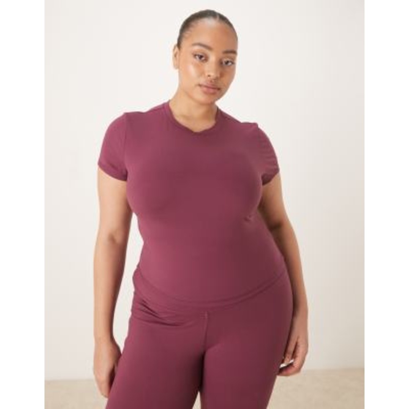 4505 Curve Icon soft touch studio baby t-shirt in burgundy