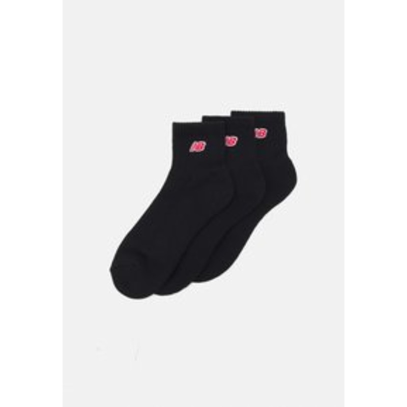 New Balance ESSENTIALS CUSHIONED ANKLE SOCKS PATCH LOGO 3 PACK – Socken – black/schwarz