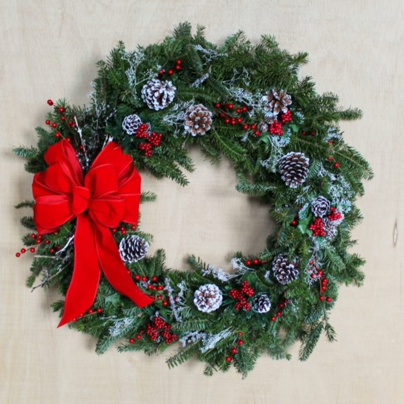 Decorated Wreath (Bow & Berries)