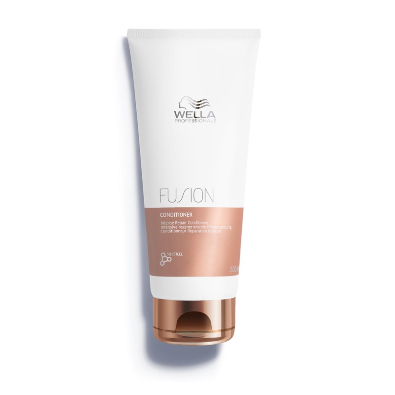 Wella Professionals FUSION intensive hair restoring conditioner + gift Wella product